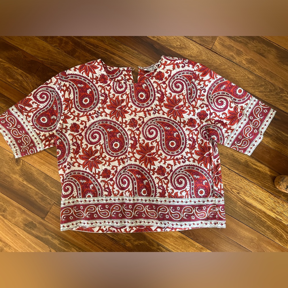 SZ Block Prints Red & white crop top - size small